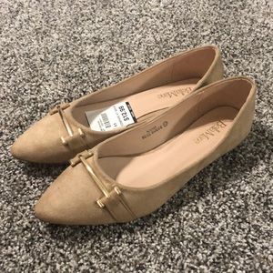 Size 8 neutral flats with Gold detail